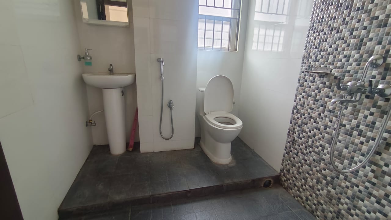 Semi Furnished 3bhk in Zoo Road Tiniali, Guwahati, Assam, India for Rent